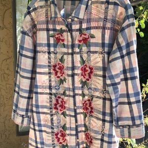 Johnny Was 3J Workshop Cotton Embroidered Top